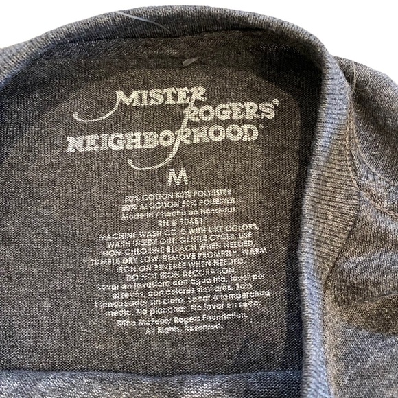 Mister Rogers Neighborhood Womens Unisex Trolly Graphic Crew Neck T Shirt NWOT M - Picture 5 of 7